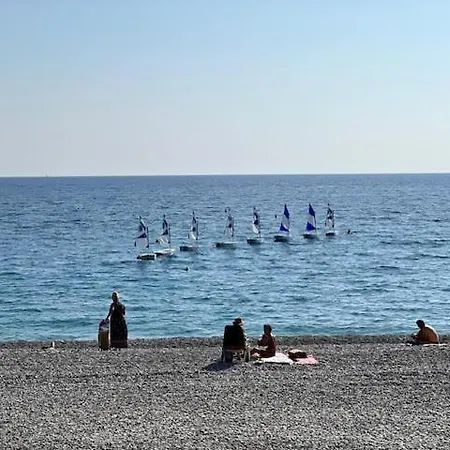 Jardin Sur La Promenade Des Appartement