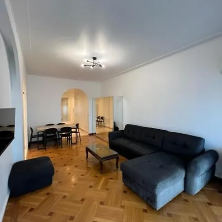 Jardin Sur La Promenade Des Appartamento