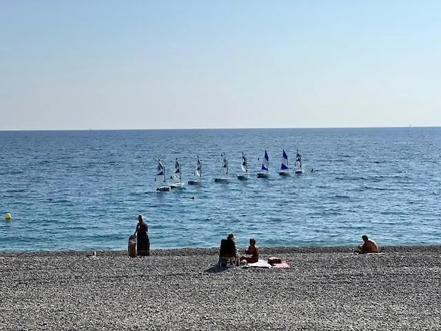 Jardin Sur La Promenade Des Apartment