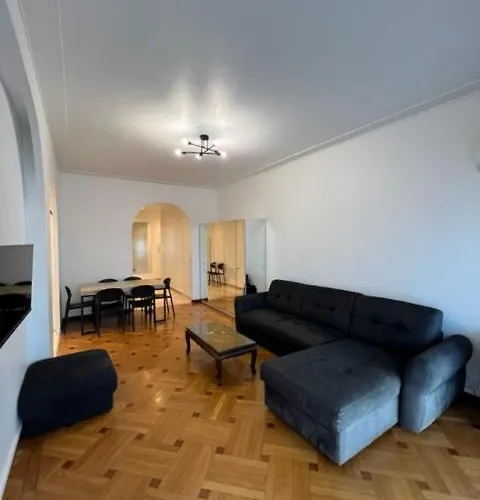 Jardin Sur La Promenade Des Apartment