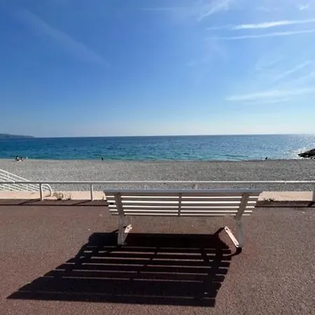 Jardin Sur La Promenade Des Apartment